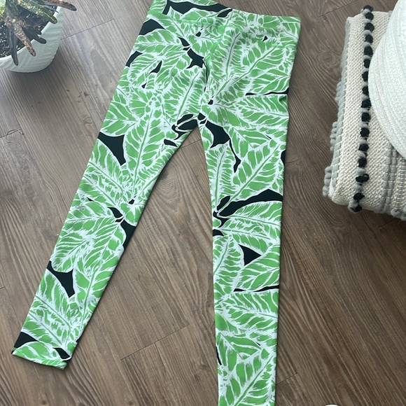 💚Alo yoga palms leggings airlift Green yoga 🧘‍♀️ pants - Picture 5 of 6